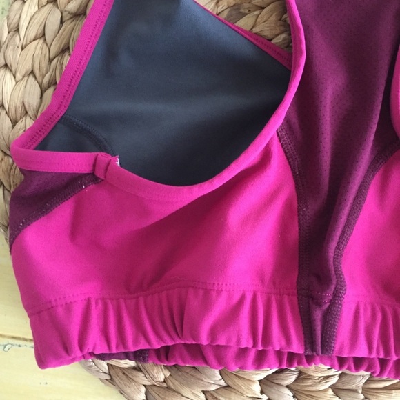 Xersion || Sports Bra; Size Medium - Picture 6 of 7